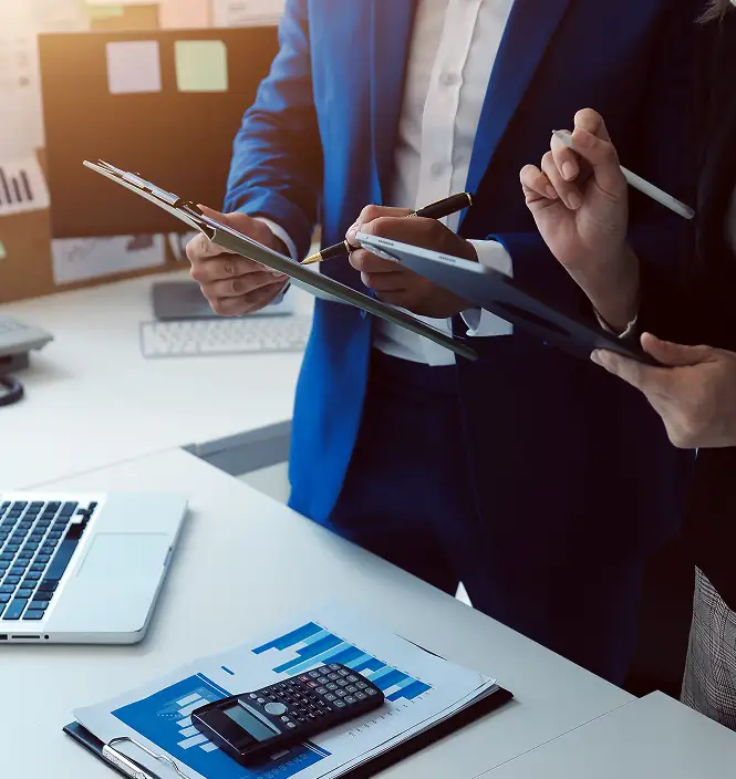 entrepreneur-asian-businessman-businesswoman-discussing-new-business-project-tablet-modern-meeting-modern-office-asian-business-casual-concept 1